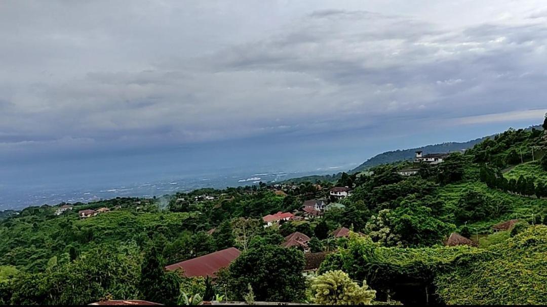 Villa Raung Indah Tretes بريغين المظهر الخارجي الصورة